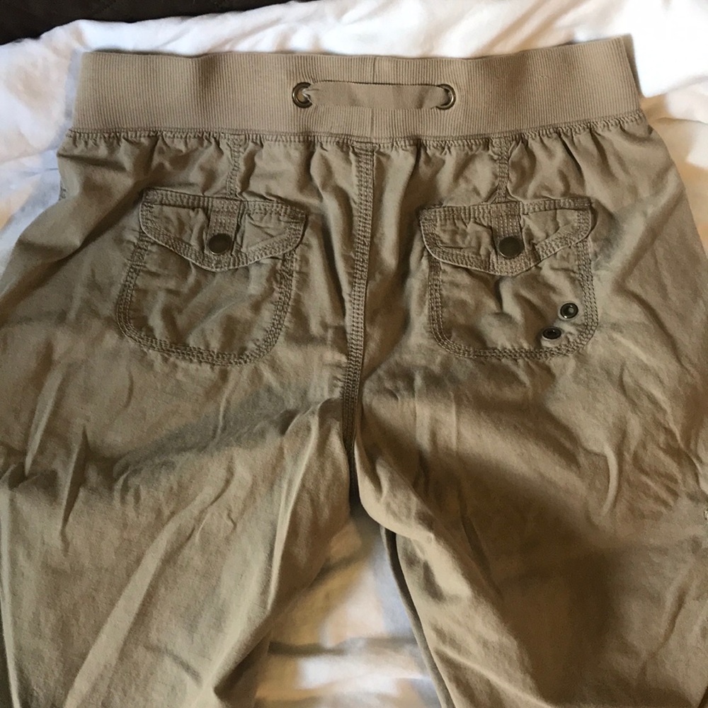 Old Navy low-rise Capris - Picture 5 of 7